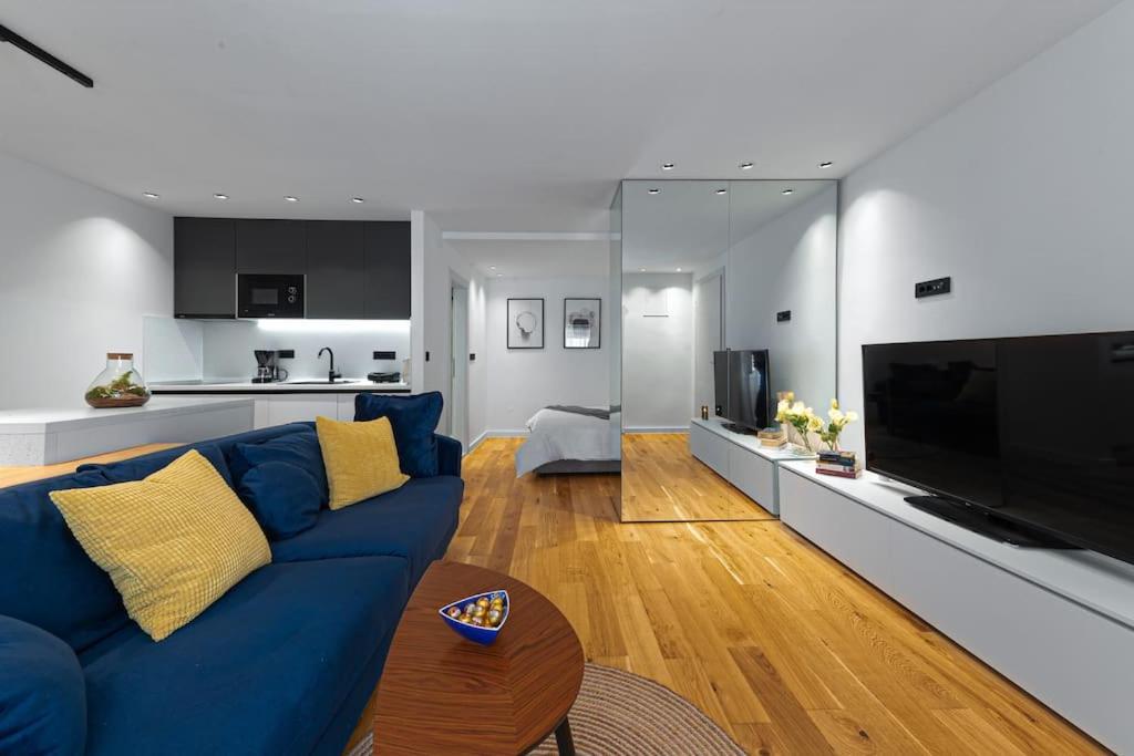 Old Town Finesse Apartment *