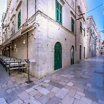 Apartment Old Town Finesse